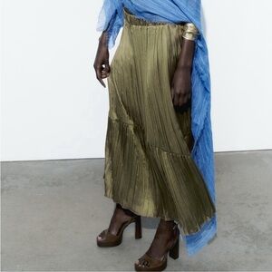 Zara pleated satin effect skirt elastic waist Size Medium NWT